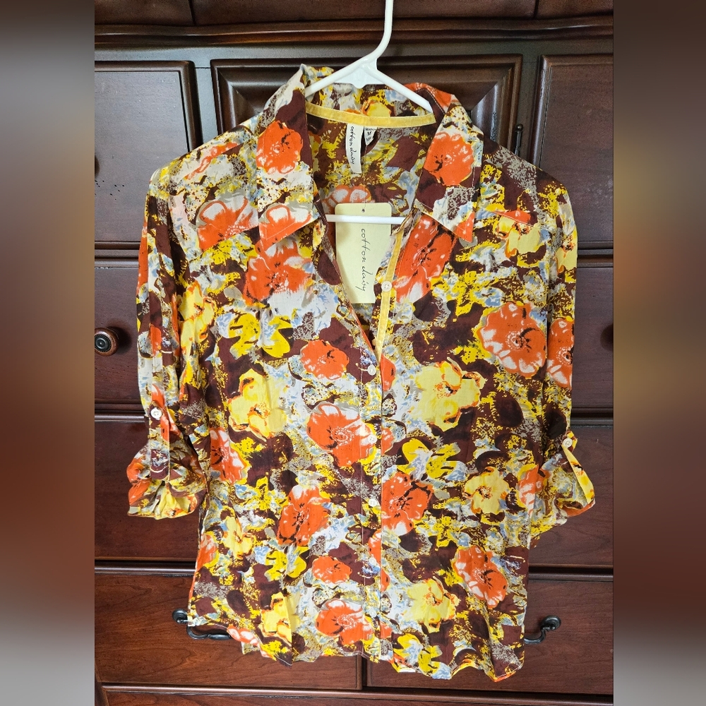 NWT, Cotton Daisy, Floral Button-Up Blouse, Sz. M